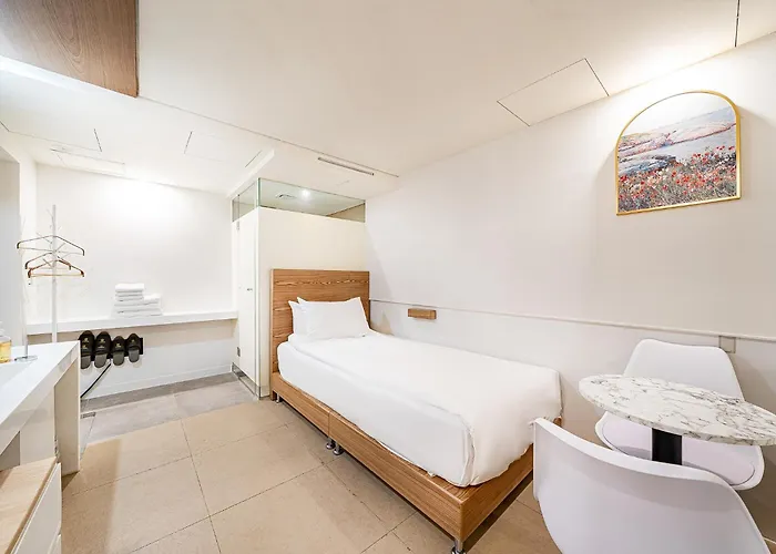 Отель Simplestay In Jongno *