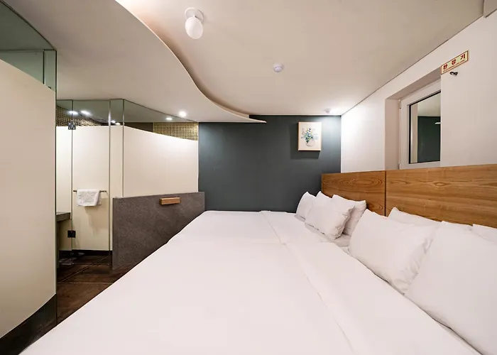 Отель Simplestay In Jongno *