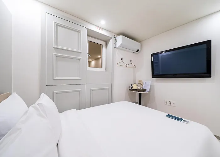 Simplestay In Jongno Отель
