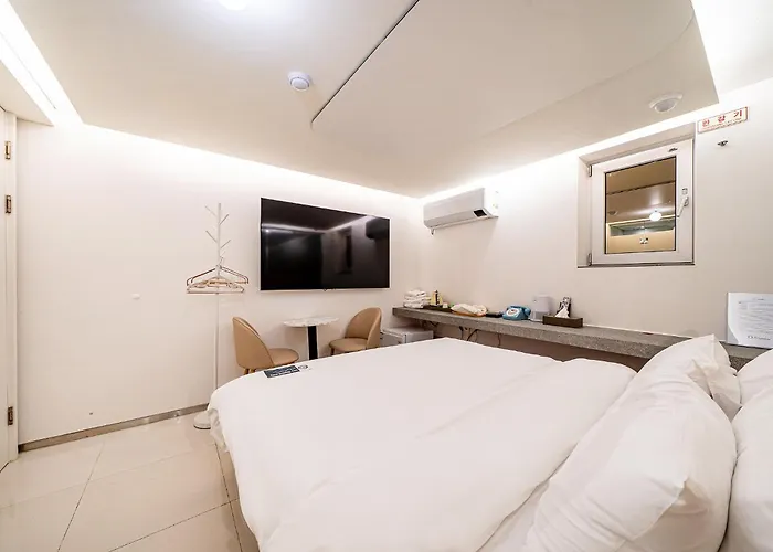 Отель Simplestay In Jongno